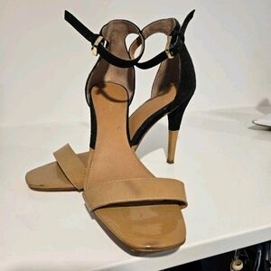 Ladies High Heels (fits like Size 8/8.5)